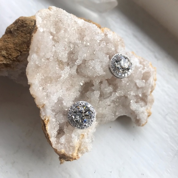 Round Halo Swarovski Stud Earrings - Picture 3 of 8